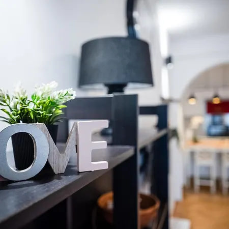 Stepup Apartment, Downtown Bucharest, Center, Athenaeum Corner Bükreş